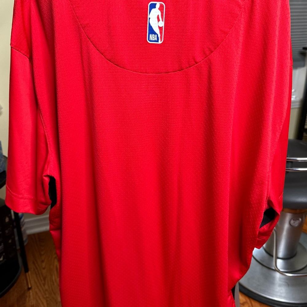 Authentic NBA Raptor Shirt - Picture 3 of 5